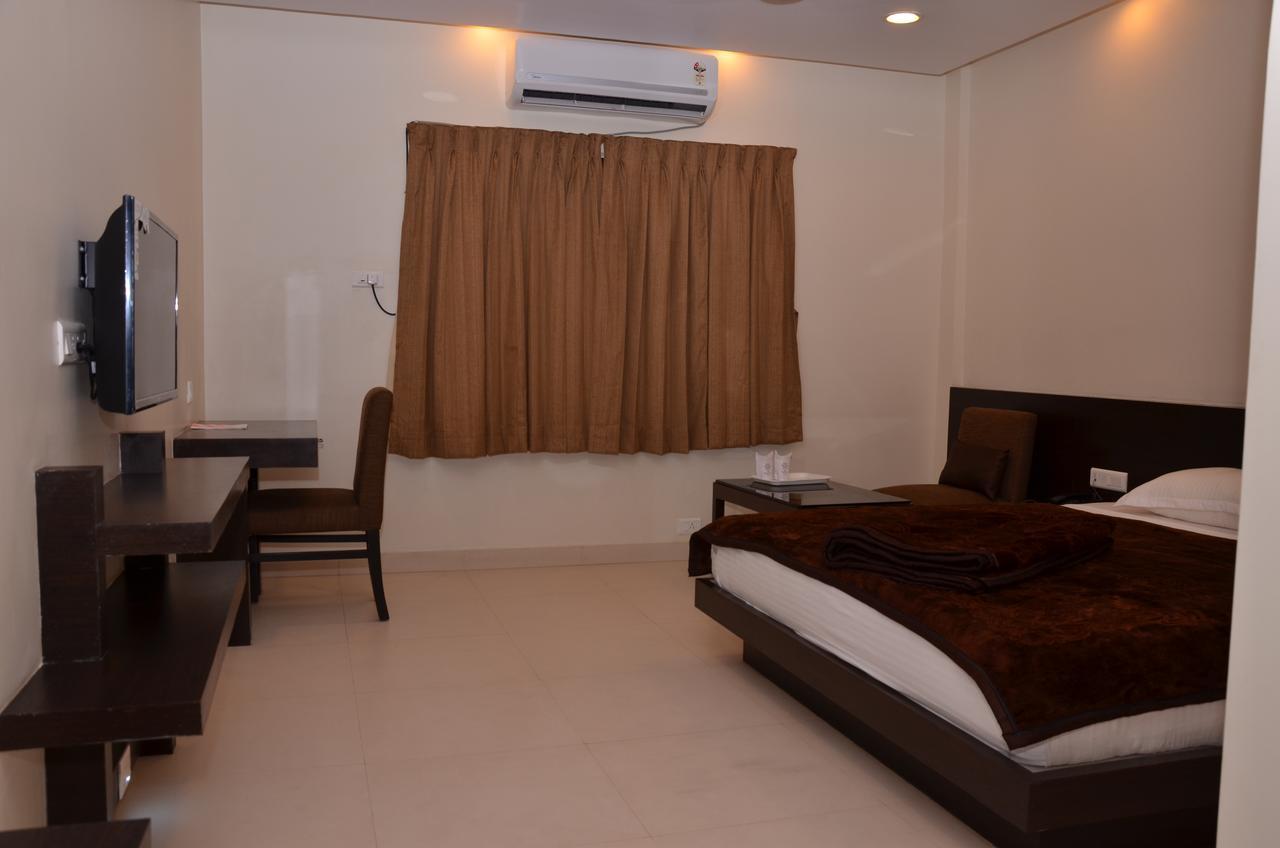 Mohini Royal Hotel Jharsuguda Buitenkant foto