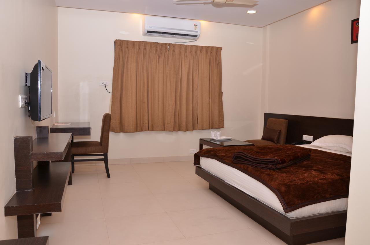 Mohini Royal Hotel Jharsuguda Buitenkant foto